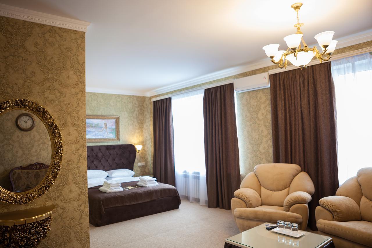 Hotel Astoria à Mykolaïv Extérieur photo