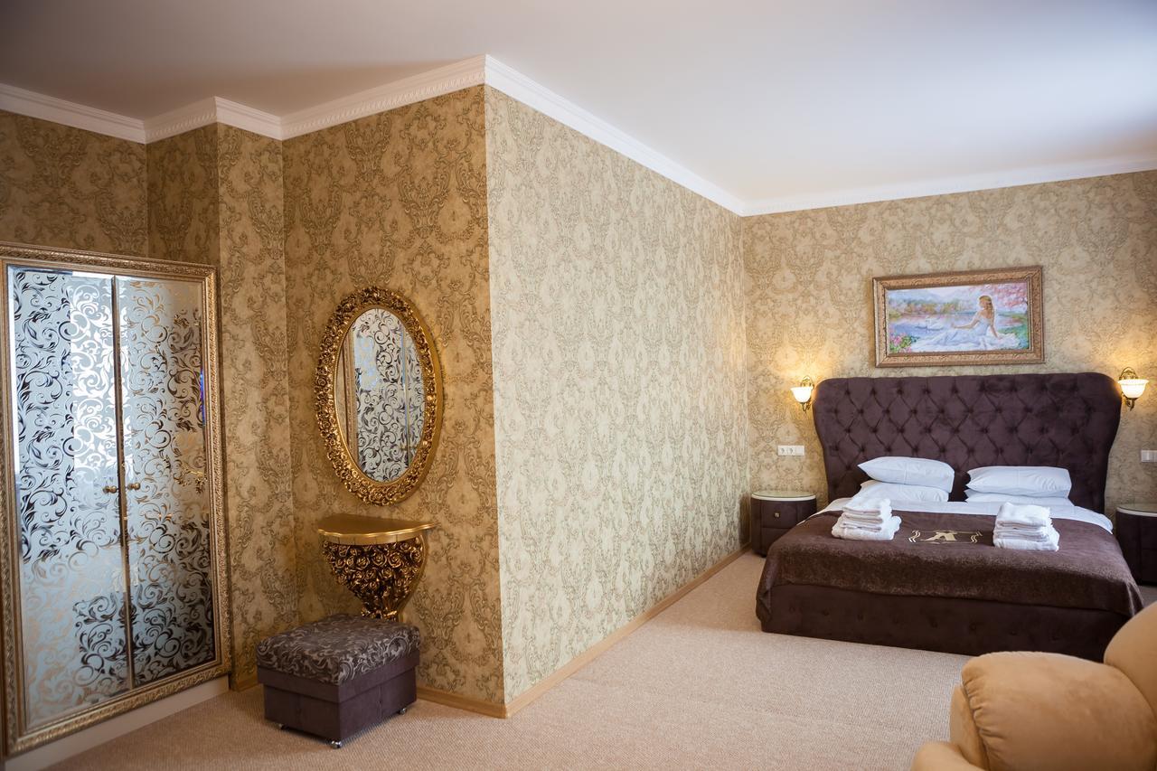 Hotel Astoria à Mykolaïv Extérieur photo