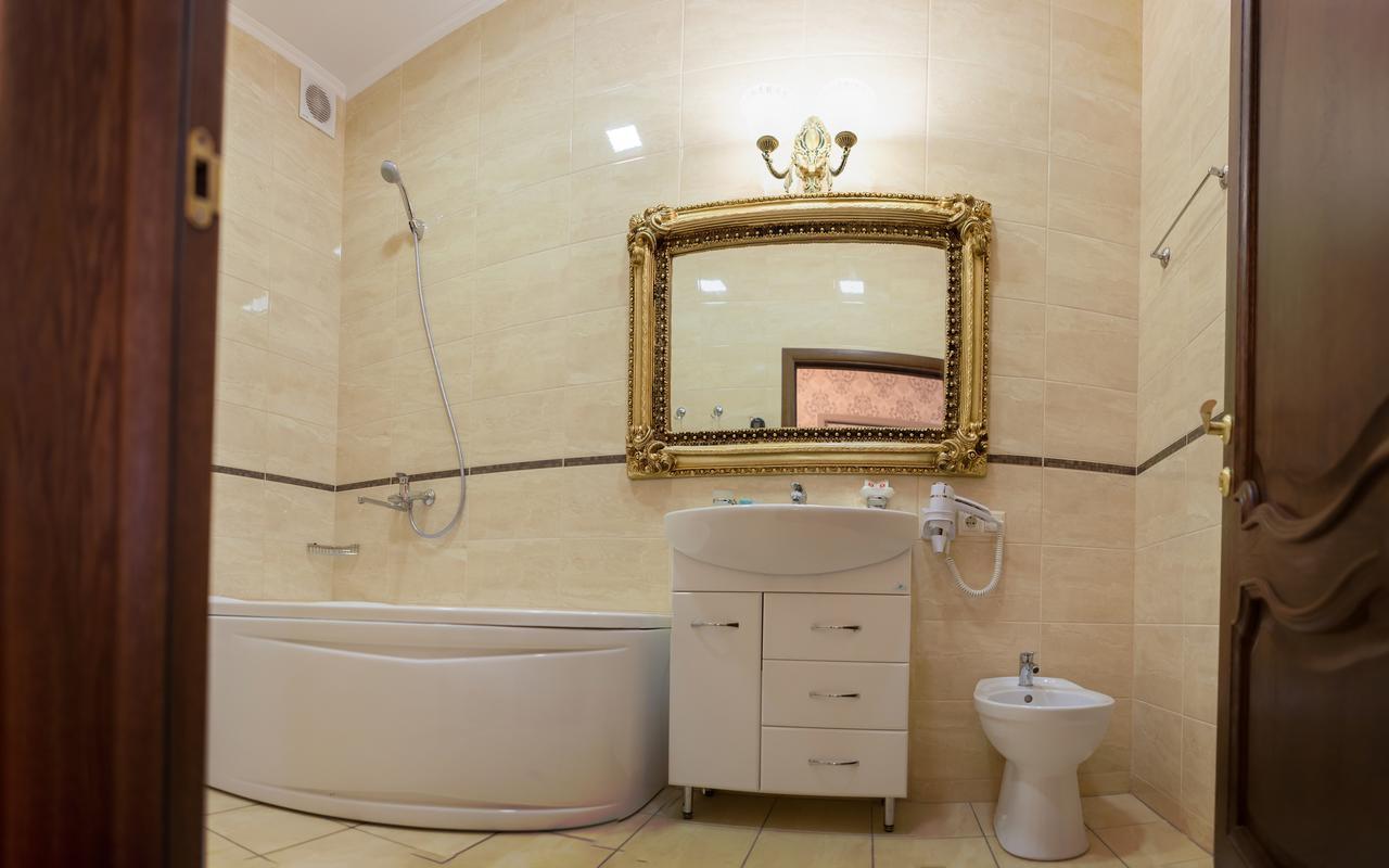 Hotel Astoria à Mykolaïv Extérieur photo